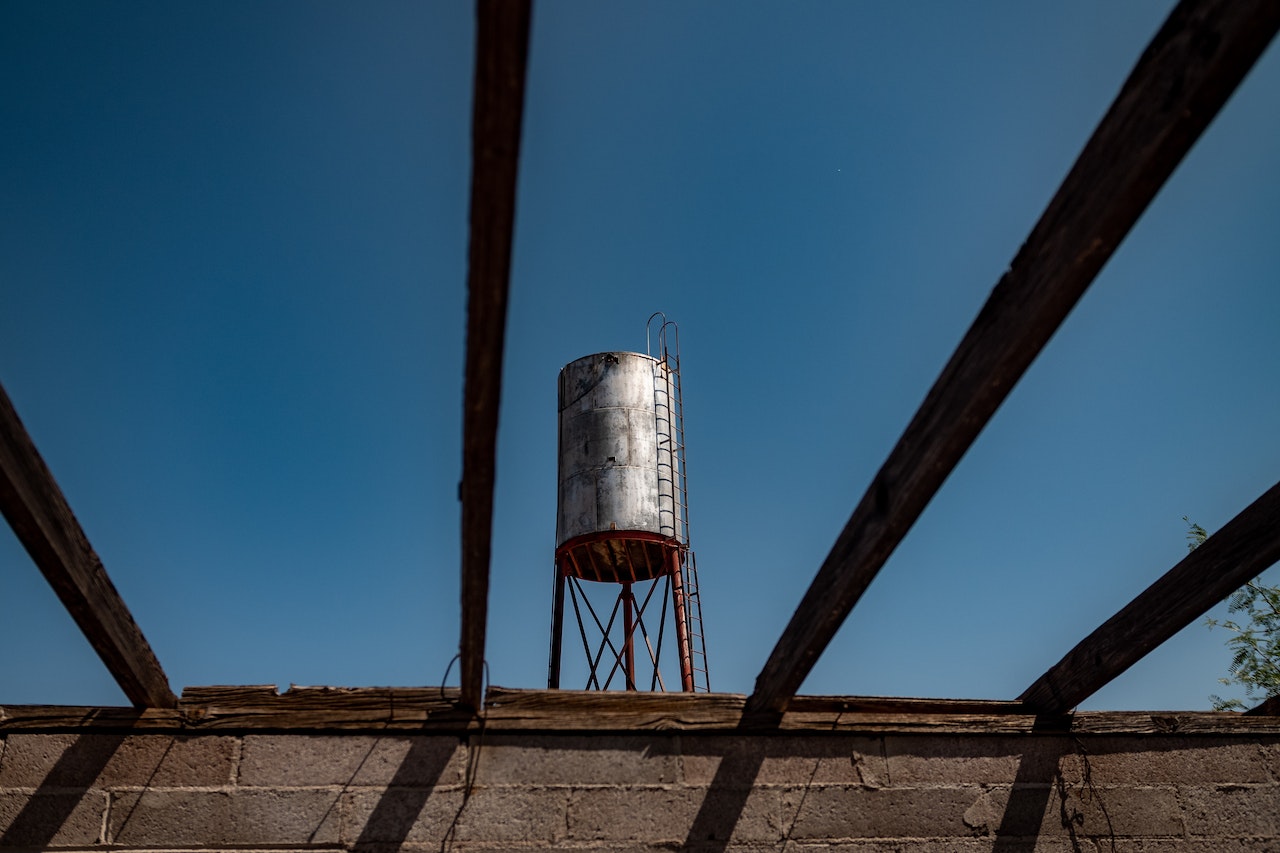 Water storage tank